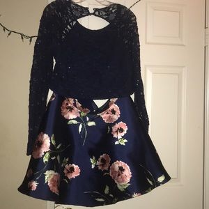 A Two piece Blue Homecoming/Formal event Dress